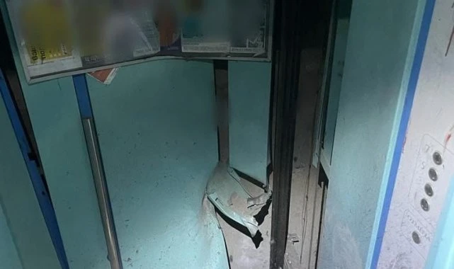 Komşusunun ses çıkarmasına kızdı asansördeyken havaya uçurdu